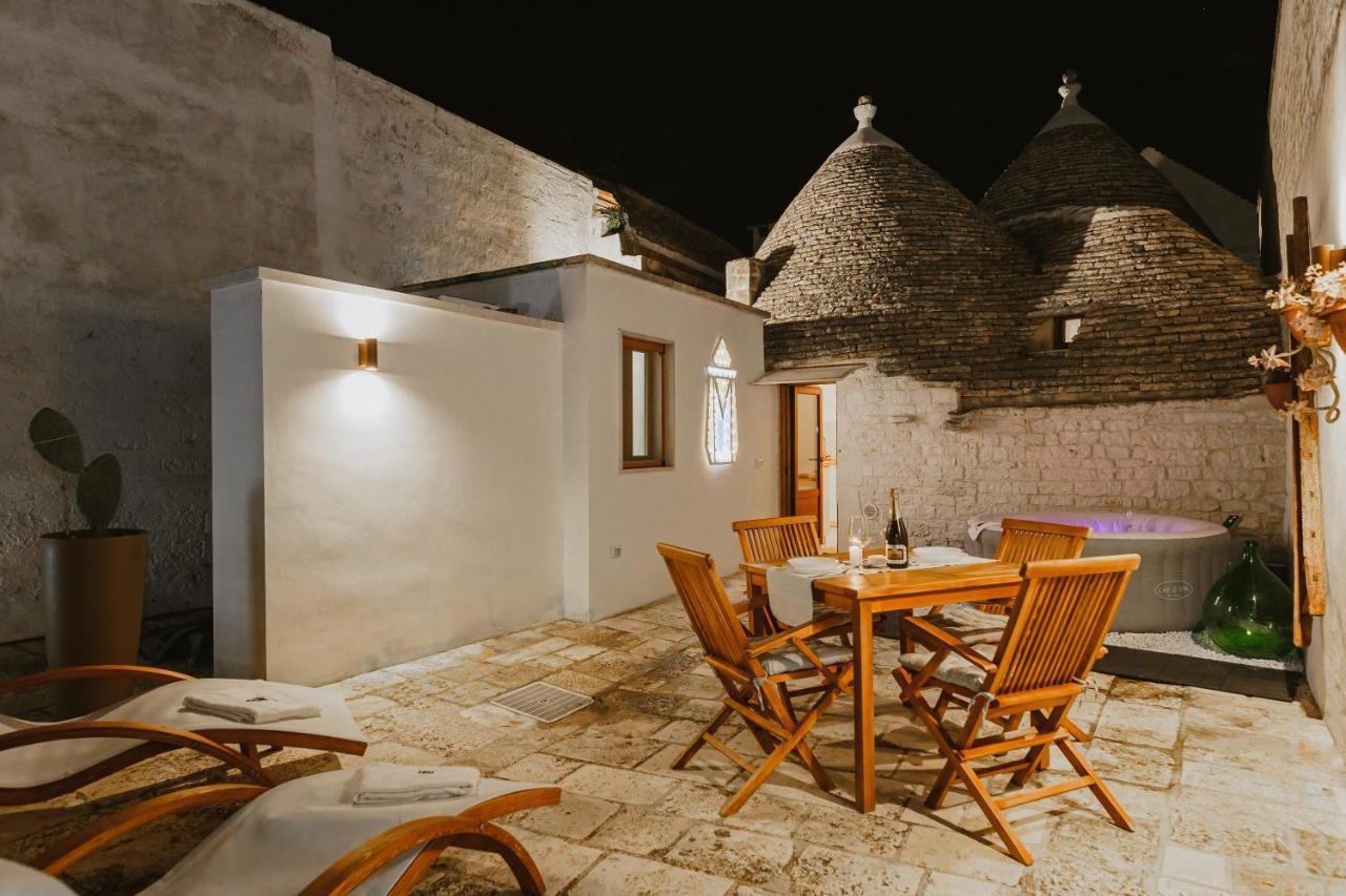 Milestones Modern Suite Trullo Jacuzzi Spa & Relax アルベロベッロ エクステリア 写真